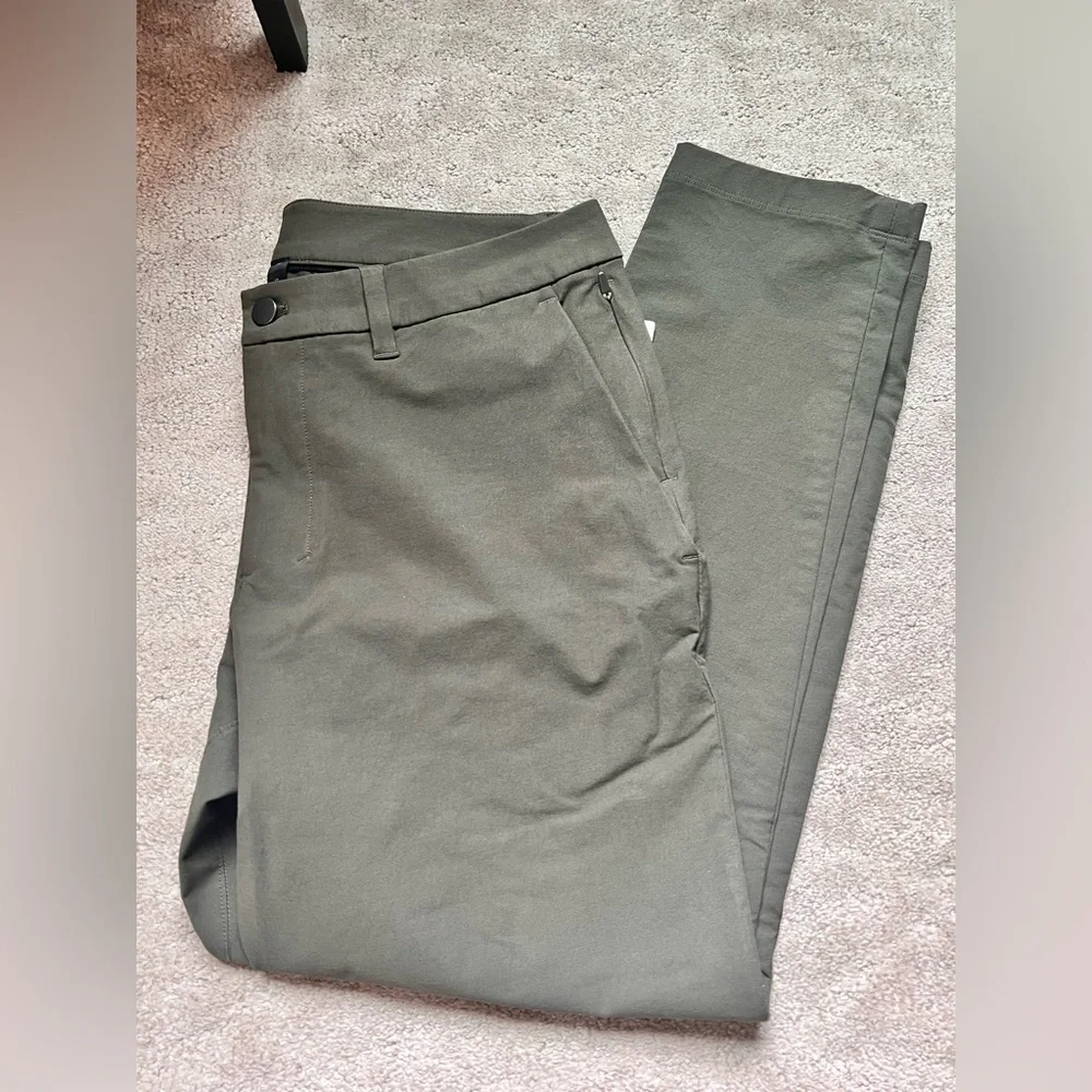 Lululemon ABC Slim-Fit Trouser 30L
Stretch Cotton VersaTwill - Picture 7 of 7